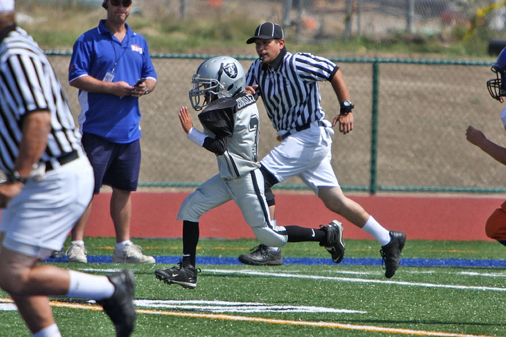 football-J1S-DoGonzalez-Wk2.jpg