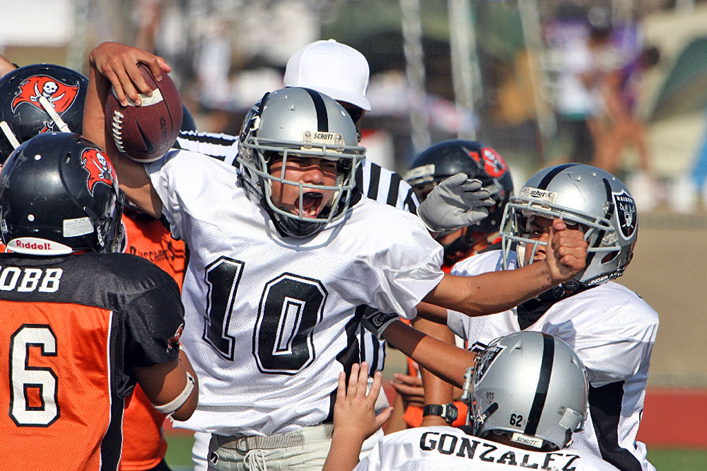 football-J2-MHernandez-Wk-2.jpg