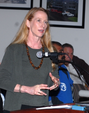 Leslie Leavens-Crowe of Santa Paula spoke to City Council Tuesday regarding the Asian Citrus Psyllis threat to agriculture.