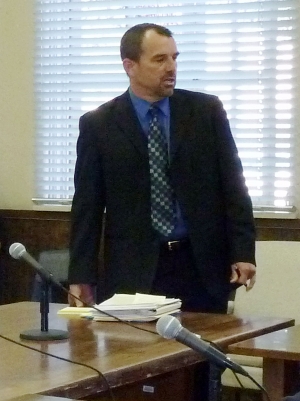 At Tuesday night’s AR study session, Fillmore Hight School Principal John Wilber spoke to the school board in support of the program.
