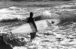 Sarah Gerhardt prepares to paddle a half mile out to sea to reach the lineup at Maverick's. (photo: Elizabeth Pepin Silva)