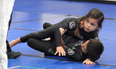 Pictured is Adelita Herrera vs. Adonis Salazar. Photo credit Gabriel Salazar. 