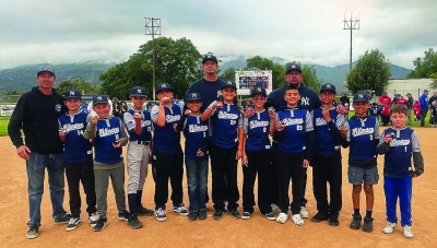 Fillmore Little League Major Division Champions, managed by Gene Perez, coaches Sam Dunbar & Ryan Morales. Photo credit Brandy Hollis.