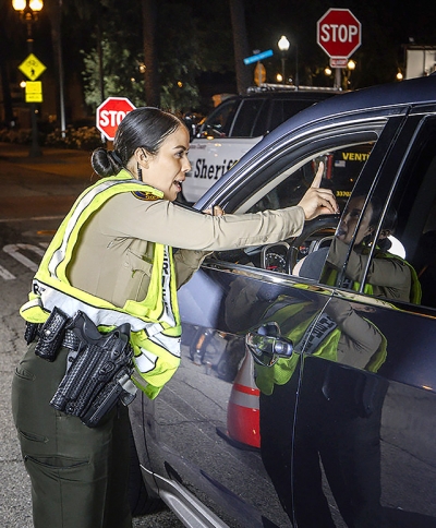 On Friday, May 15, Fillmore Police Department held a Driver’s License & DUI Checkpoint on Central Avenue, north of Ventura Street from 6pm to 1am. A total of 293 vehicles passed through the checkpoint and 248 drivers were contacted. Above and below are some photos of the officers conducting sobriety tests on drivers. Photo credit Angel Esquivel.