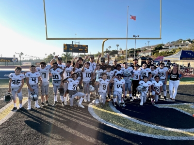 This past Saturday, November 4th, the Sophomores Fillmore Raiders defeated Calabasas Gold claiming the D2 Championship game. Above is the team celebrating after their win.