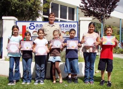 Fillmore Police Chief Tim Hagel is shown with San Cayetano School Peacebuilder’s and their certificates: Andreah McElroy, Justine Pacheco, Luis Carrillo, Anateresa Jimenez, Mariah Garcia, Julia Pace, Daniela Piceno, Serina Valenzuela, Jared Rhett, Anissa Rhodes, Wendy Carrillo Garcia, Alina Cardenas, Stephanie Magana, Joe Guinta, Taylor Wright, Jazmin Gil, and Rubi Torres.