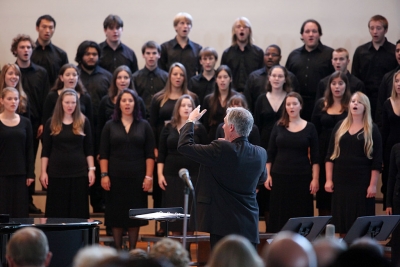 Wyant Morton conducting a Homecoming Choral Concert.