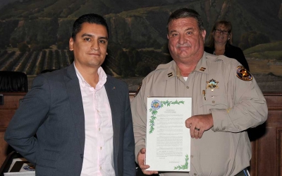 (l-r) Fillmore Mayor Manuel Minjares and Dave Wareham.