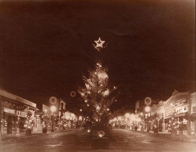 circa 1930 Christmas time in Fillmore.