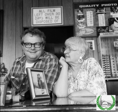 Does anyone recognize these people and what store it is?