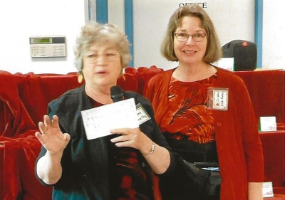 2016 Flower Show Co-Chairs Joanne King & Linda Nunes.