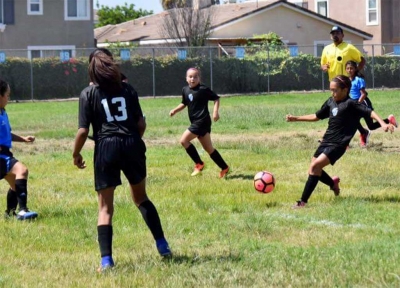 Tori Pina leads the attack on the Panteras to get California United on the board.