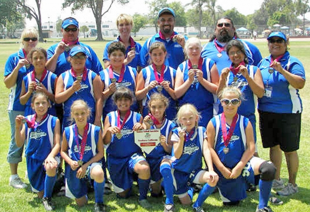 Fillmore Girls Softball 10&Under All-Star team placed 3rd in the District Tournament this weekend
(Yeah!). We now qualify to advance to the Southern California All-Star State Championship to be held
in Lancaster next weekend. Fillmore’s first 10 & Under team to make it to State Championship play!
pictured L to R starting w/ bottom row: Leah Meza, Sonya Gonzales, Sierra Huerta, Kayleigh Thompson,
Taylor brown, Macie Wokal. middle row: Bailey Huerta, Lilly Duran, Elizabeth Manzano, Miranda
Faulkner, Sarah Scott, Serena Venegas, top row: Coaches: Michelle Brown, Jason Faulkner, Mgr.Shelley
Huerta, Mike Thompson, Leo Meza, Francine Duran.
