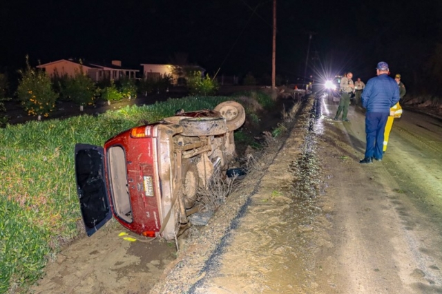 On Wednesday, February 21, at 11:30 p.m., a Ventura County Sheriff’s Deputy was flagged down by a citizen advising there was a vehicle overturned in a ditch in the 300 block of Guiberson Road. While deputies were enroute the Ventura County Fire Department and AMR Paramedics were also dispatched to the area. Deputies located two vehicles in a ditch, one vehicle overturned, second vehicle on its side. Deputies were unable to locate any occupants and CHP is investigating the crash. Photo credit-Angel Esquivel-Firephoto_91.