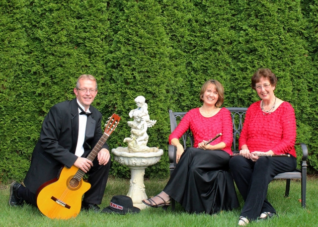 Camerata Amistad. (l-r) P. Brent Register, Cathy Collinge Herrera and Diane Gold Toulson.