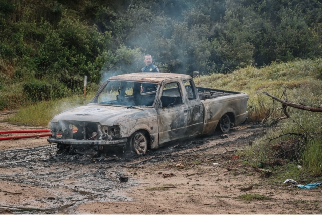 On Saturday, March 30, at 10:32 a.m., Ventura County Fire was dispatched to a reported vehicle fire in the area of East Guiberson Road and Torrey Road. Arriving firefighters reported a truck on fire, requesting an additional engine. Firefighters requested an arson investigator and the CHP to start an arson investigation while they were on-scene. No other additional information was provided. Photo credit: Angel Esquivel-Firephoto_91.