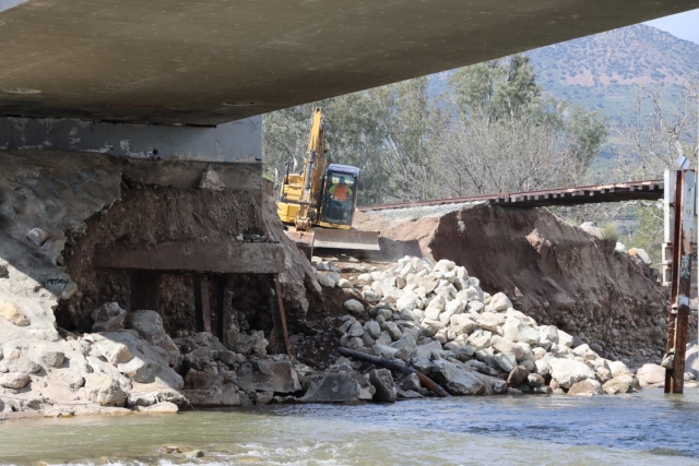 Work has begun to repair the damage to the Old Telegraph bridge, caused by February’s storms. On Monday, March 11, heavy equipment could be seen starting the repairs. Old Telegraph Road was closed between C Street and Grand Avenue on February 5th, while County Public Works assessed possible structural damage—it remains closed. According to Ventura County Public works, “Severe washout under abutments on west end of Bridge No. 487. Emergency O&M response. To be assessed by DAT Team after rain event.” Photo credit Angel Esquivel-Firephoto_91.