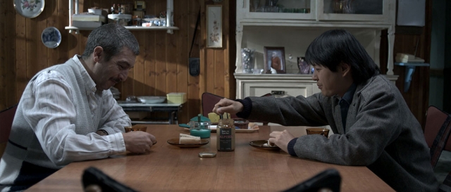 Ricardo Darin (left) as Roberto and Ignacio Huang as Jun