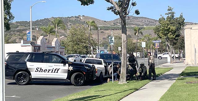 Sheriff deputies made a DUI arrest in front of the Fillmore Police Station, using a baton to break the suspect’s car window and remove him safely when he refused to leave the locked vehicle.