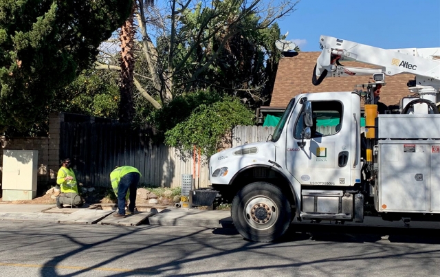 An Edison cable blew on Sunday afternoon, just in time to send Packers’ fans into a panic. Crews could be seen working on the cable at the corner of River Street and Surrey Way. Power to the Riverwalk homes and Vons grid was back on within the hour.