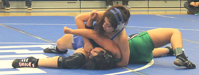 On Thursday, November 20, Flashes Girls Wrestling had back-to-back duals against Agoura and Thousand Oaks High Schools. Above is Flashes Skyla Sandoval during her match against Thousand Oaks High School. Photo credit Jaysa Martinez.
