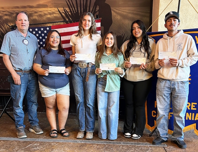 The Fillmore FFA members who attended our meeting recently were back to tell about how their animals did at the Ventura County Fair. The students were Alina Cruz, Anne Cabrales, Oliva Nava, Alysson Tapia, Jonathan Tapia, and not pictured was Diane Espinoza. Each did very well at the fair and the Rotary Club awarded each with a check for $400 in add-ins for their animals. Pictured far right is Rotary President Scott Beylik. Photo credit Martha Richardson.