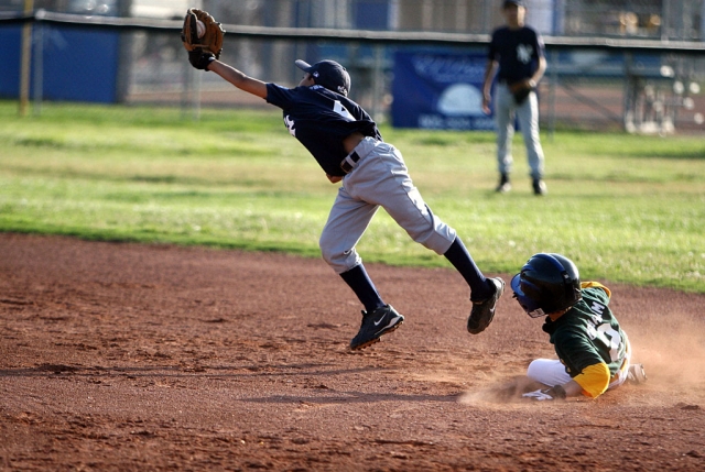 Moy Pedroza of the Minor A Yankees almost has to dive to make the catch last Tuesday.