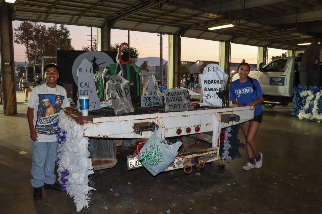 Last week was a busy Homecoming week for Fillmore High School as they prepared for their Annual Homecoming Parade, a longstanding Fillmore High tradition. Students meet up and take over the Fillmore USD bus garages to build their Homecoming floats to get the town pumped up for the game. Students worked hard cutting, painting, and gluing as they got their floats ready to showcase in Thursday night’s parade. Photo credit Angel Esquivel-AE News. 