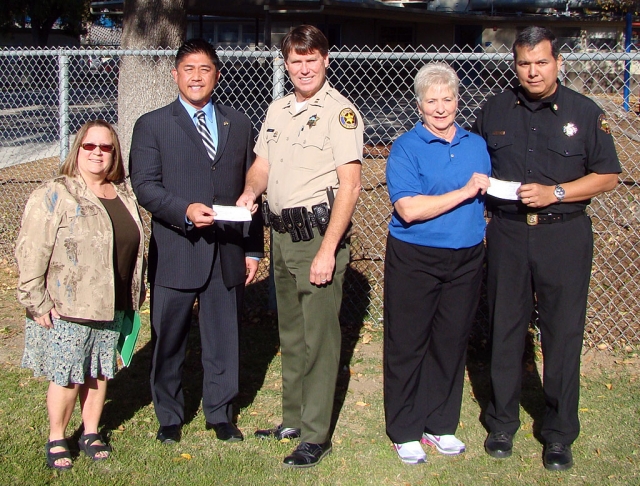 Jan Marholin-Principal San Cayetano, event coordinator, Eric Iriee- Assistant Vice President Wells Fargo, Capt. Tim Hagle,-Ventura County Sherriff’s Dept., Lou Hoover- Sespe School Cafeteria Manager, Rigo Landeros- Capt. Fillmore Volunteer Fire Dept. 