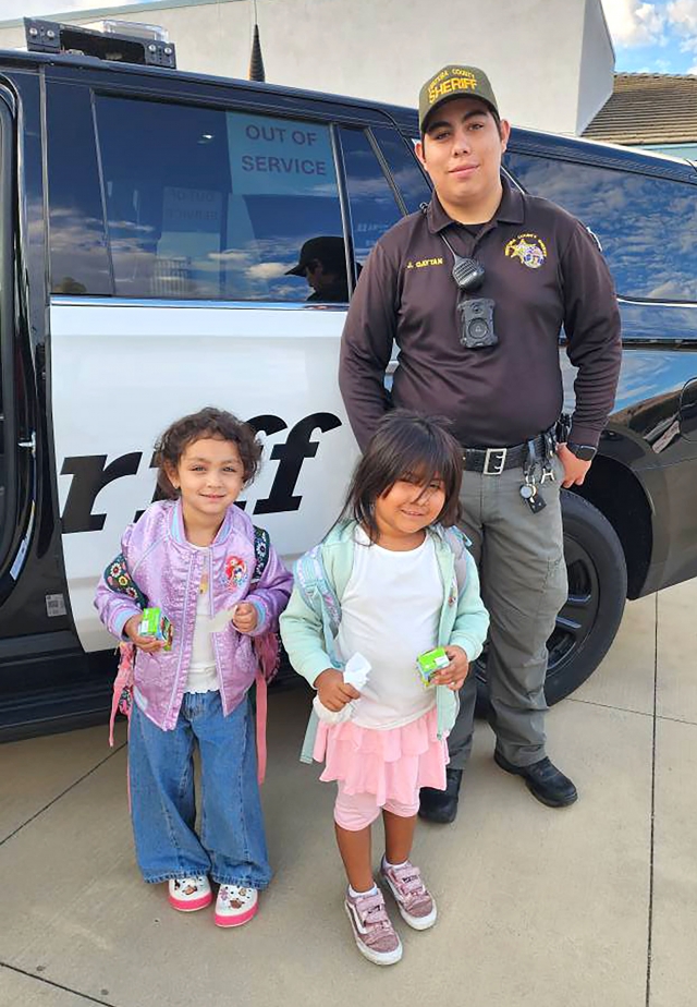 Mountain Vista Elementary Principal Christine McDaniels said, “Thank you to our Fillmore Law Enforcement and Ventura County Sheriff’s Department for our annual Coffee with Cops! Our students enjoyed juice and donuts while parents started the day with a hot cup of coffee.” Coffee with Cops at our elementary schools are informal community policing events where families and community members meet with our local police officers in a casual setting to build relationships and trust. The program removes barriers by allowing people to ask questions, share concerns, and learn about each other without formal agendas. The event aims to foster positive connections between the police and the school community, helping to create a safer neighborhood and a more open relationship with law enforcement. 