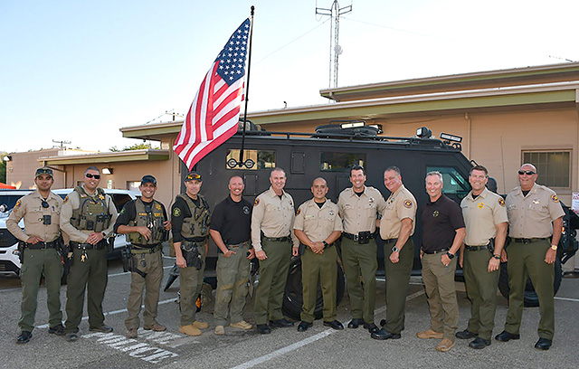 On Tuesday, August 4, Fillmore community joined Police, Firefighters, and others for National Night Out. During the event, 7-Eleven gave out school supplies and treats, while families met with members of the Ventura County Sheriff’s Office SWAT Team, AMR Paramedics, Fillmore Fire Department, Fillmore Police, the Sheriff’s Bomb Squad, the Mounted Unit, and Ventura County Probation. Photo credit Angel Esquivel.