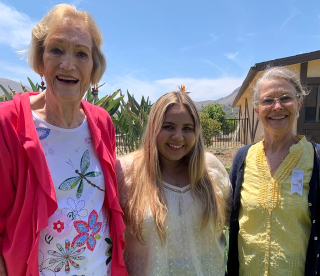 (l-r) Pat Morris Award Committee Chair, Jordyn Blankenship, and PEO President Jan Lee. Photo courtesy Martha Richardson.