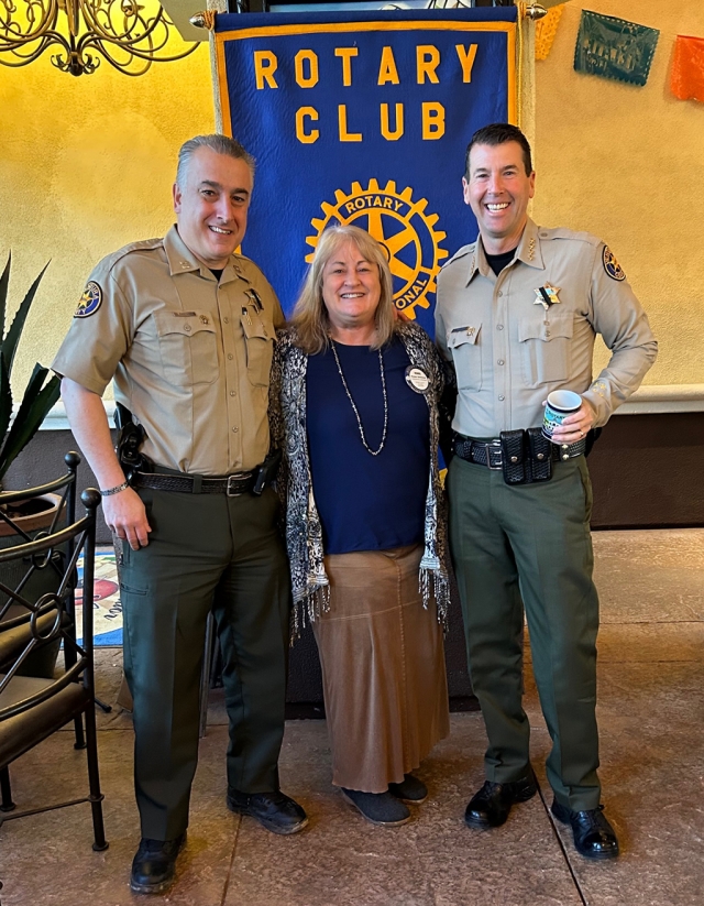 (l-r) Rotarian and Fillmore Chief of Police Garo Kuredjian, past Club President Renee Swenson, and the new Ventura County Sheriff, Jim Fryhoff. Courtesy Rotarian Martha Richardson.