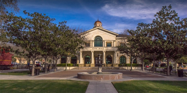 Local Photographer Mario Rodriguez captured City Hall last week. Thank you for the great photos Mario.