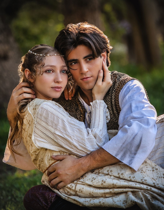 Daniel Hayek as Romeo and Rachel Seiferth as Juliet