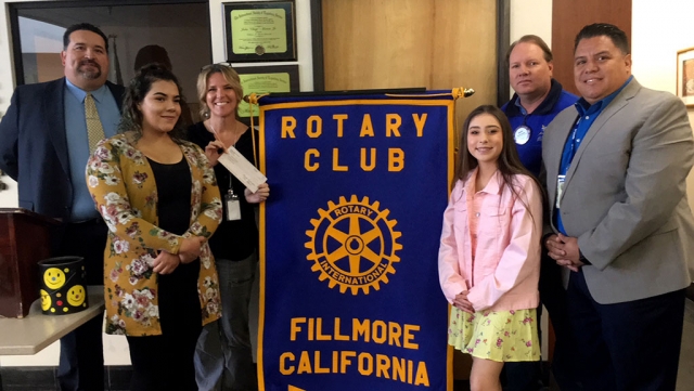 The Rotary Club of Fillmore presented two scholarships to local students from Sierra High School and Heritage Valley Independent School. L-R Adrian Palazuelos, Rotarian and Superintendent, Kayln Rodriquez of Sierra High School, Kim McMullen, Sierra Counselor, Faith Bustos of Heritage Valley Independent School, Scott Beylik, Rotarian and Scholarship Chair, Pablo Leanos, Principal of Sierra High School. Photo courtesy Martha Richardson.
