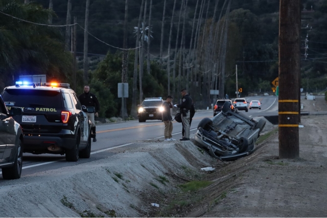 On Monday, December 4, at 6:30 a.m., California Highway Patrol and Ventura County Fire were dispatched to a vehicle rollover on SR-23 and Guiberson Road, Bardsdale. Arriving firefighters reported a solo vehicle on its roof into the ditch. According to CHP no injuries were reported. Photo credit Angel Esquivel-AE News.