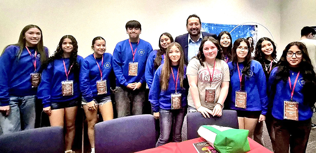 Fillmore Middle School Principal Jenny Plugge said, “The Fillmore Middle School Wellness Peers participated in a training at the county office. The areas of focus were advocating, communication, mental health, and building a positive culture at school. We commend our students and Mrs. Hurtado for their commitment to be leaders on campus.” The Ventura County Office of Education provides training for middle and high school students who serve as Wellness Peers in middle and high school settings. In these training students learn to support and be a resource to students, help fellow students access Wellness Centers, create a safe and welcoming space for all students, connect students with appropriate community resources, and communicate and engage in public speaking. Courtesy https://www.facebook.com/497825872344899/posts/1489054866555323.