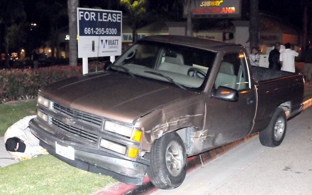 He collided with Gustavo Hernandez, 33, of Santa Paula, driving a Chevrolet pickup truck, and Veronica Flores, 32, of Piru, driving a Honda Civic as they headed eastbound. No serious injuries were reported and two
vehicles were towed from the scene.