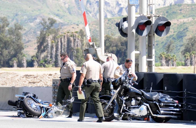 Two people were injured in a motorcycle accident at the intersection of Highway 126 and the railroad tracks Saturday at about 2:30 p.m. Reports indicate the cyclists both struck a railroad crossing arm. Ventura County Sheriff’s deputies were investigating the incident. Highway traffic was obstructed for about one hour, and the tracks were reported closed until 4:20 p.m. Reports show both cyclists were taken to an area hospital. “A helicopter was initially called but canceled when crews determined the injuries were not life-threatening,” according to the VC Star.
