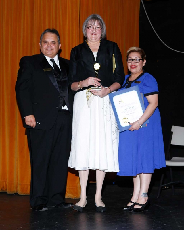 (center) Citizen of the Year Laura Bartels.