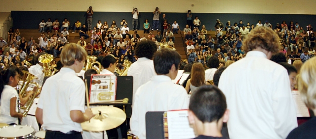 History was made in the Fillmore Middle School gym on Monday, May 18, 2009! Elementary Schools Band Director Juliette Resor, Art Teacher Doris Nichols and Middle School Band Director Greg Godfrey presented the first “FUSD Elementary Schools and Middle School Band Concert and Art Show.” The event brought together over 50 middle school art students, and 300 music students from Beginning to Advanced Band classes hailing from Piru, Sespe, Mountain Vista, San Cayetano and FMS. There was not an empty seat in the house as the appreciative crowd of over 600 family, staff and community members enjoyed the talents of our very own artists and musicians. The 300 4th through 8th graders ended the evening by standing together for the first time ever, and played the rousing “Power Rock” as the biggest band our District has ever enjoyed. Thank you to all who continue to support our musicians and artists with your time and presence.