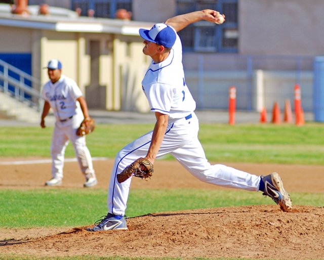 Quinn Keller pitched against Carpinteria last Friday night. Flashes lost 3-5.