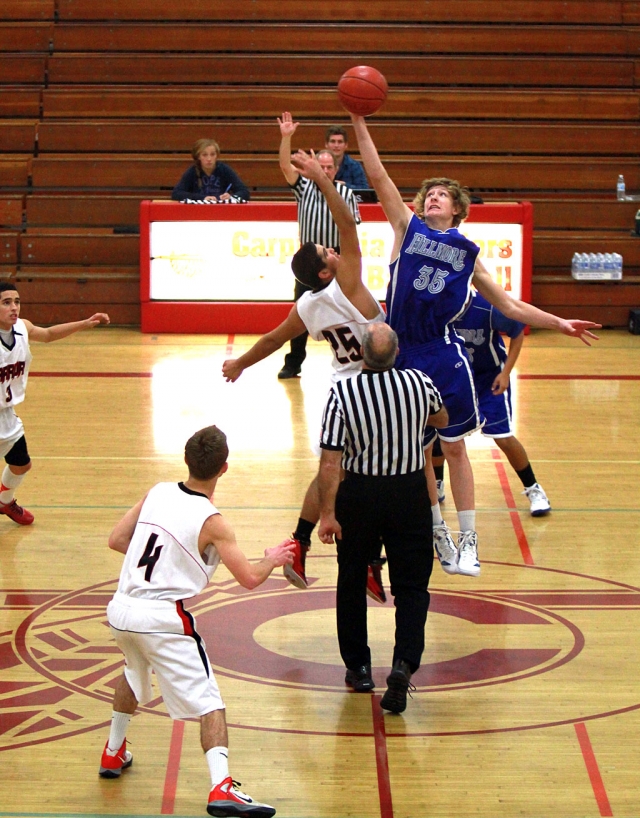 On January 4th, the Fillmore Flashes J.V. basketball team played their first league game against Carpinteria. Fillmore won 60-42. Top scorers were Aaron Cronin 19 points, Emilio Hernandez 15 points, and Danny Quintero 16 points. Photos by Harold Cronin.