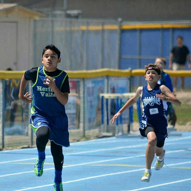 Javier Avalos took 1st in the 200m Midget Boys division.