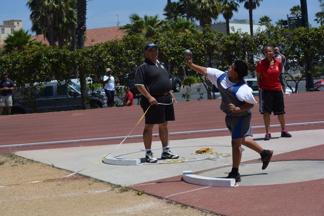 Enrique Mora 6th place bantam shot put