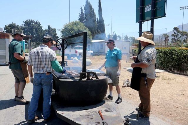 Friday, July 7th the Fillmore, Piru and Santa Paula Boys and Girls Clubs gathered for Annual Kids Day at the Santa Paula Club House. The kids spent the day learning about science, technology, engineering, math, animals and much more. Fillmore Fire and Sheriffs Departments, along with several other Ventura County law enforcement agencies, participated in the fun filled day. Fillmore FFA Members (l-r) Andy Klittich, Joe Ricards, Scott Beylik and Fillmore Police Captain Dave Wareham cooked hamburgers for the all who attended. Photos courtesy Fillmore Fire Department.