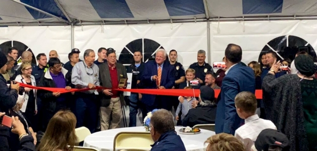 On Friday, November 22nd Leo Bunnin was back in Ventura County with the Grand Opening of Bunnin Chevrolet of Santa Paula. Over 300 customers, city and county officials, chamber members and Bunnin employees “rocked the tent” as Leo Bunnin (center) cut the ribbon to make Bunnin Chevrolet of Santa Paula officially open.