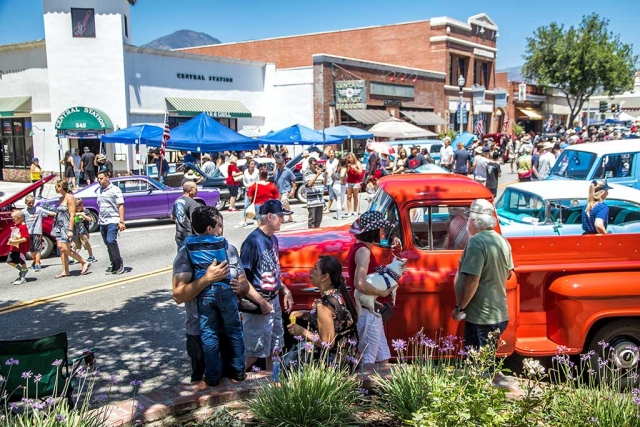 The Sespe Creek Car & Cycle Show came to town on the 4th of July drawing the usual large crowd. Classic cars lined Central Avenue and booths filled Central Park. Photos courtesy Bob Crum.