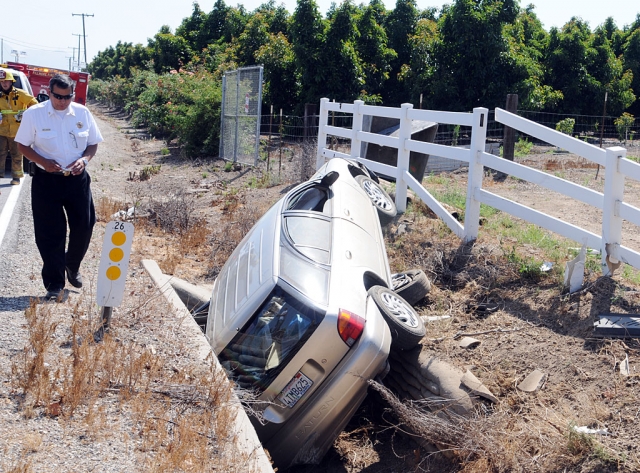 A non-injury, single car accident occurred on Oak Avenue, 700 Block, Thursday afternoon. The Saturn driven by Martin Pulido, 45, of Oak View, going westbound, lost control of his car when he hit gravel at the side of the roadway and continued into a storm ditch after damaging an adjacent fence.